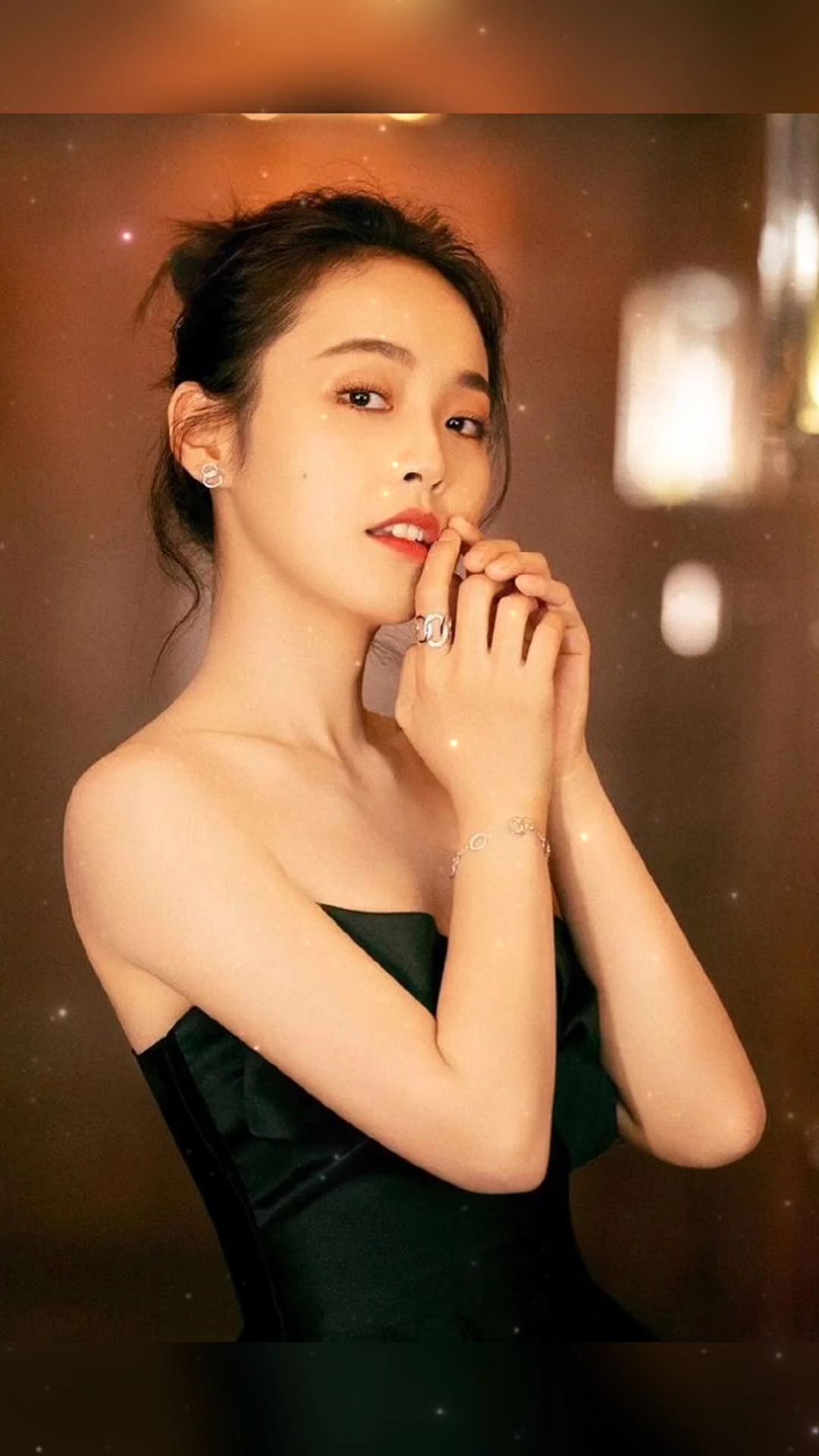 好看明星#繁华一梦,白首人间#张佳宁.