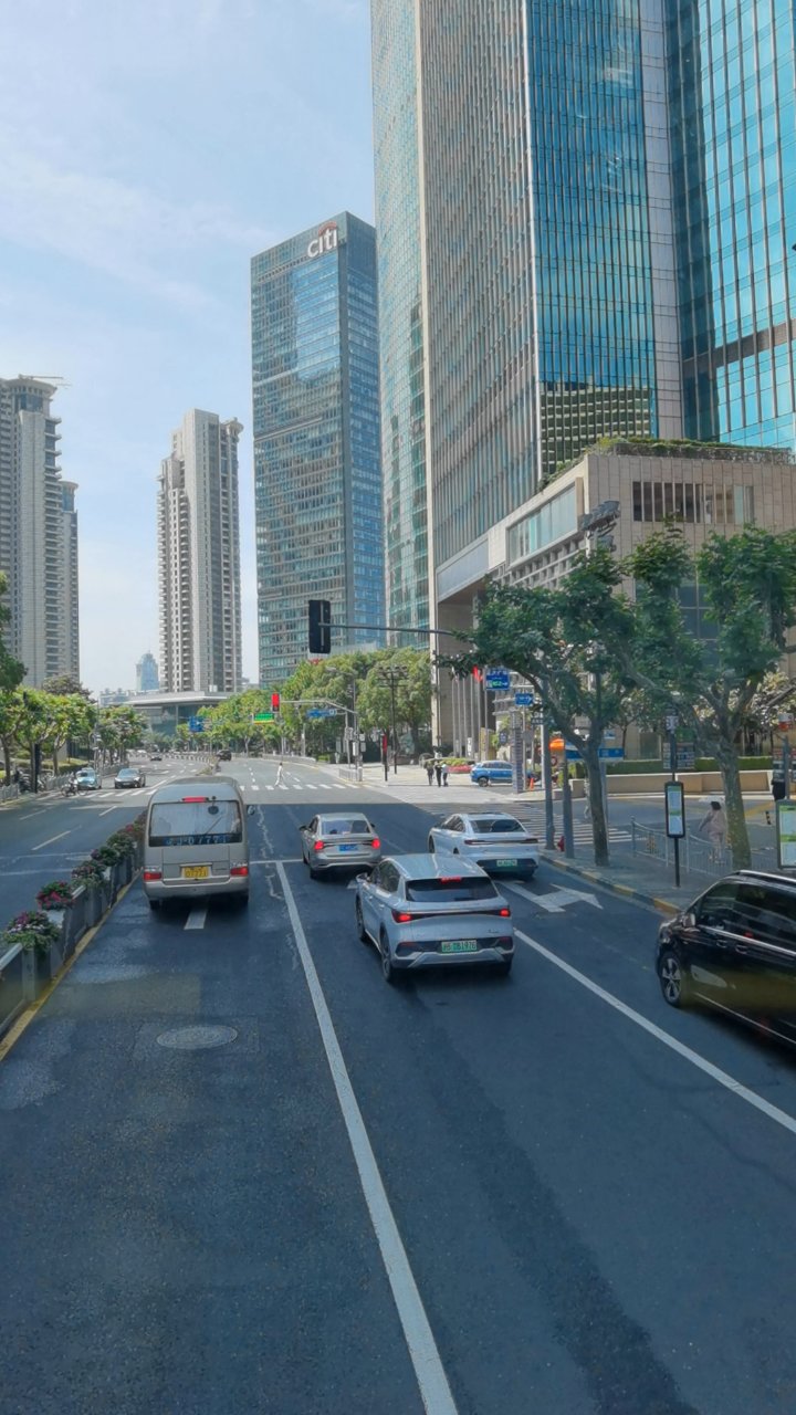 上海浦东陆家嘴环路太美了