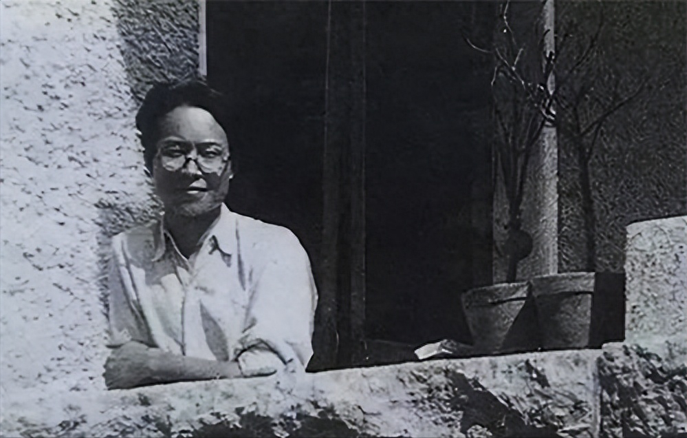 沈从文与张兆和:他为追她寻死觅活写500封情书,婚后却两次出轨