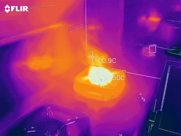 其实从红外热像仪的视角来看基本上吧火焰产生的热气完全吸走了,灶台