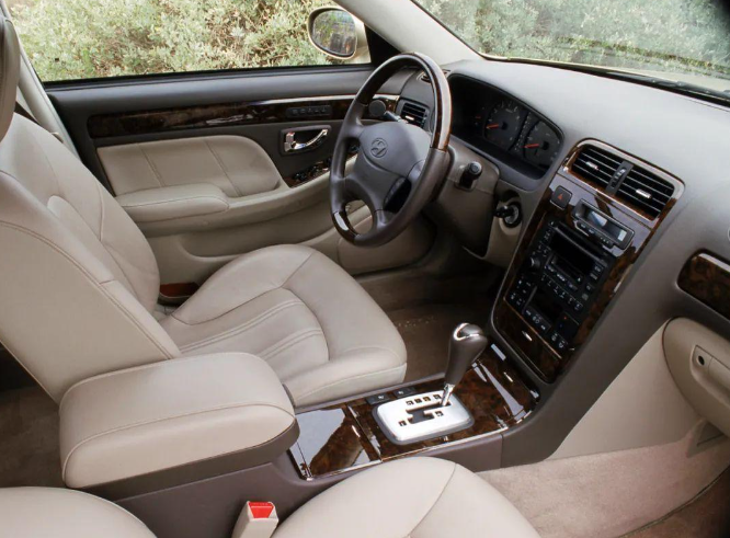 现代君爵/hyundai grandeur xg,无边框的感觉真好,东亚车评测