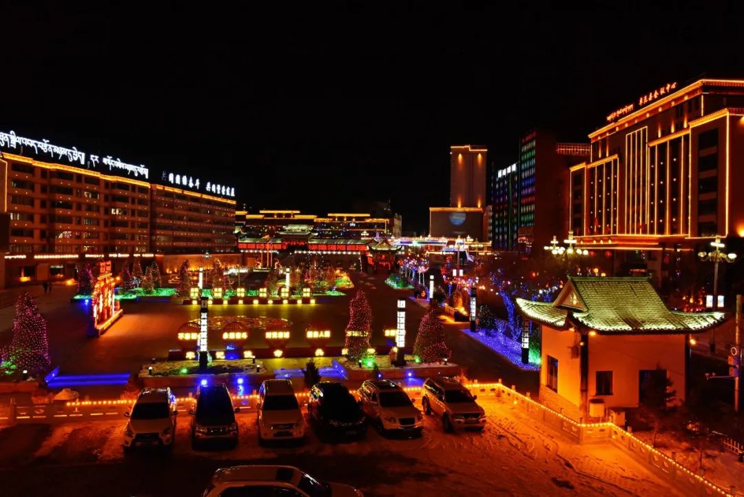 流光溢彩的卓尼夜景 怎一个"美"字了得