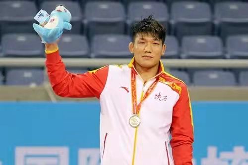 陕西古典摔跤运动员彭飞即将出战,全力争金!