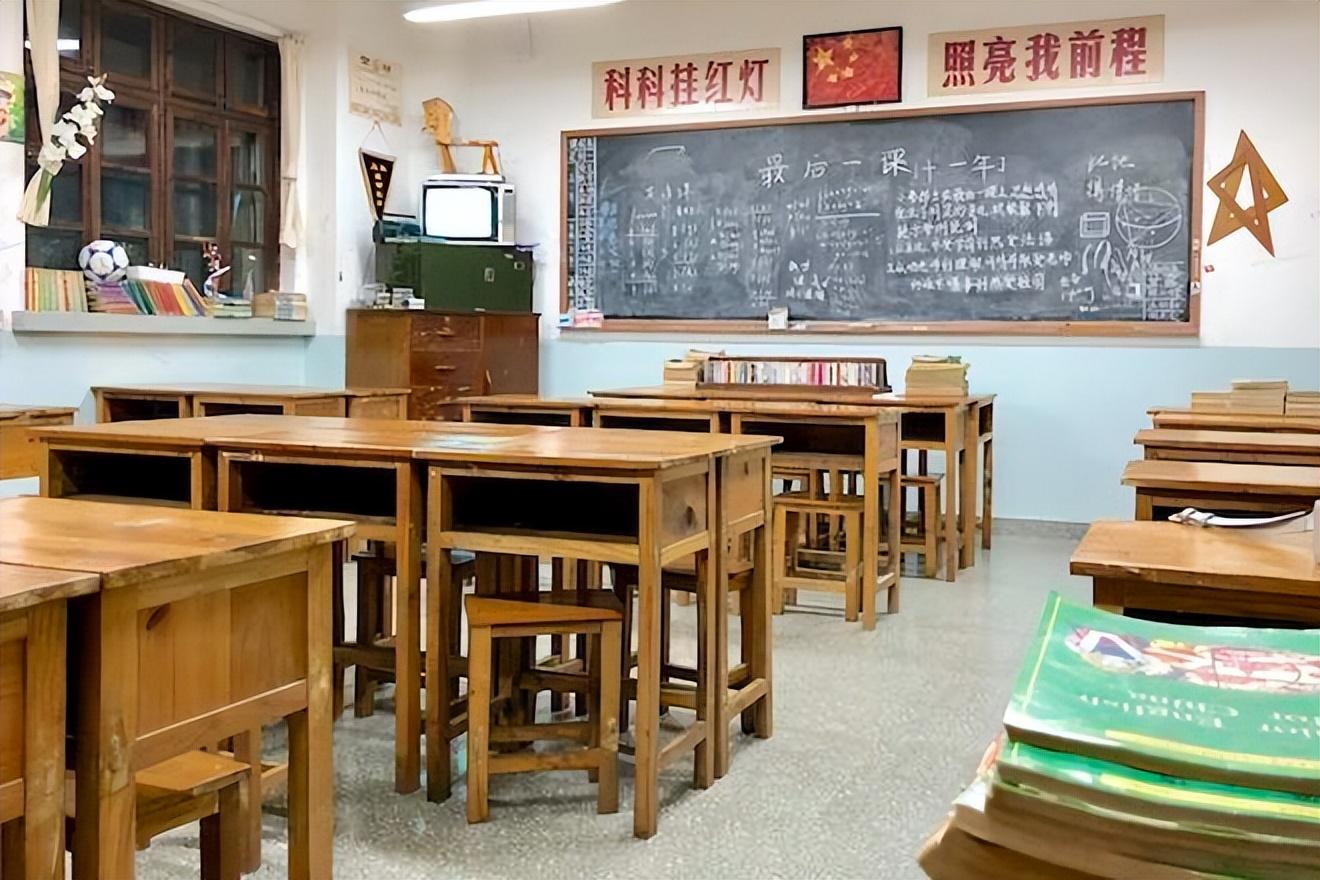 纪实:最美翘臀局长刘光明,靠屁股上位,花50万美容翘臀