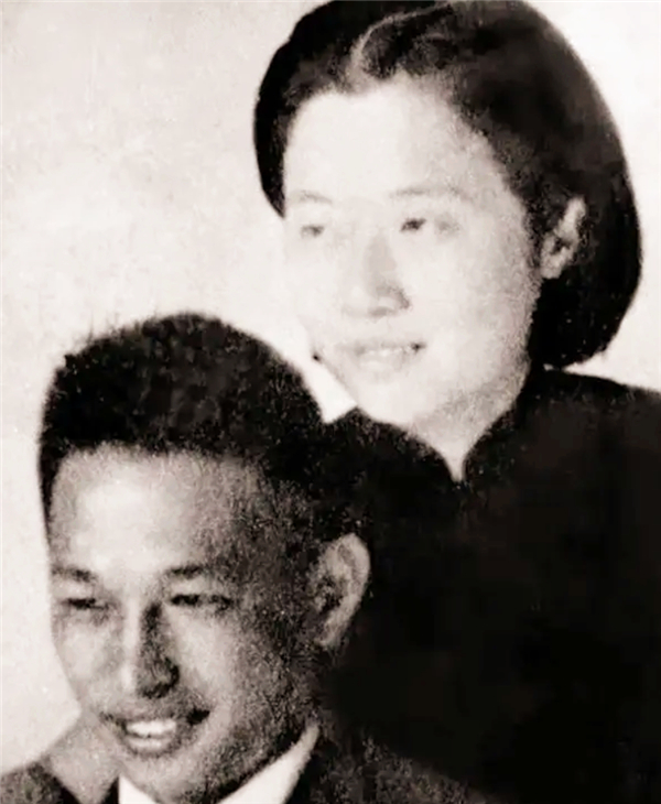 港商郑庆飞:生父是烈士,母亲嫁给了徐向前元帅,同母弟弟是中将