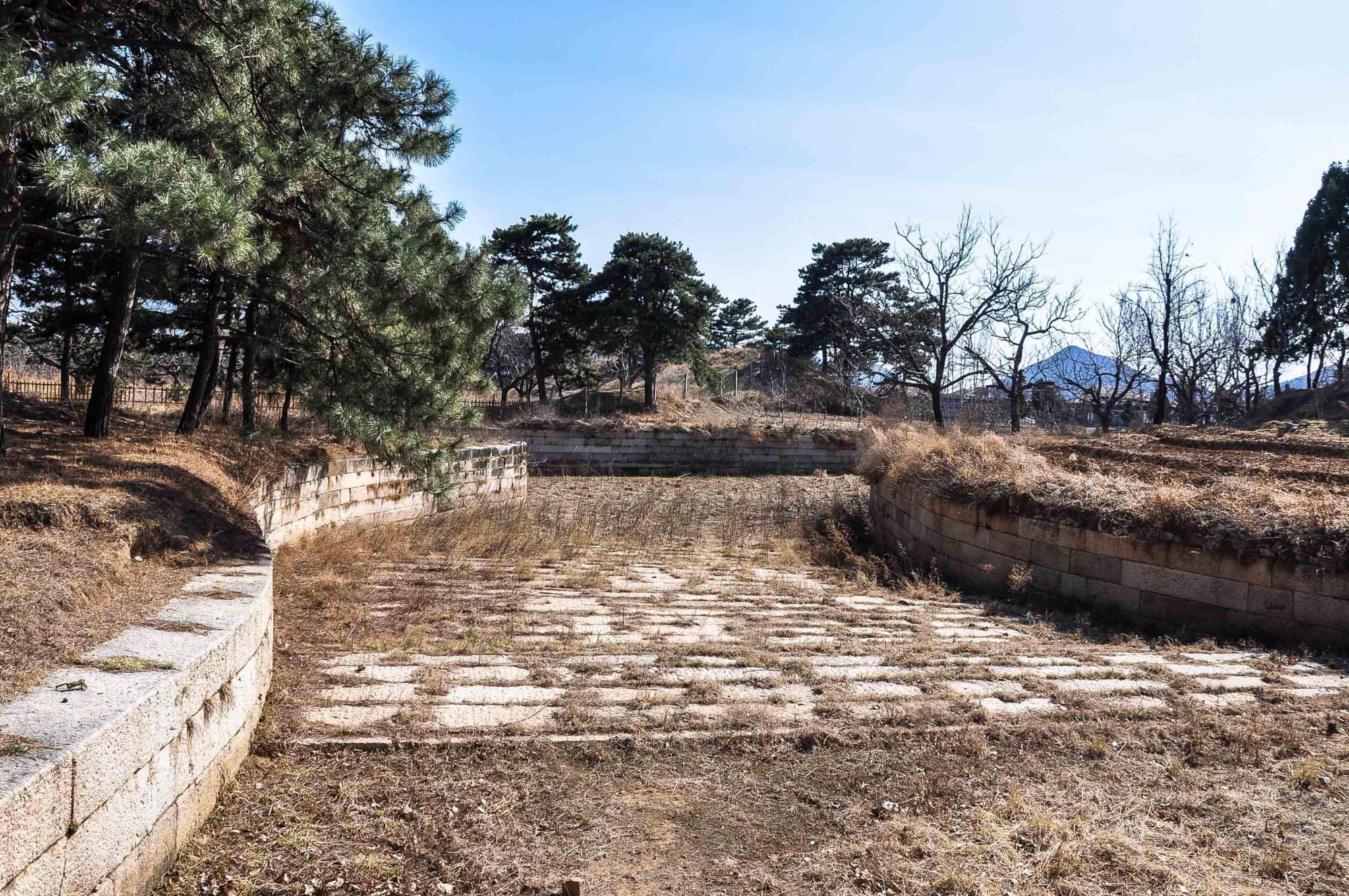 骑龙立穴,斩截余气,清东陵之乾隆裕陵妃园寝