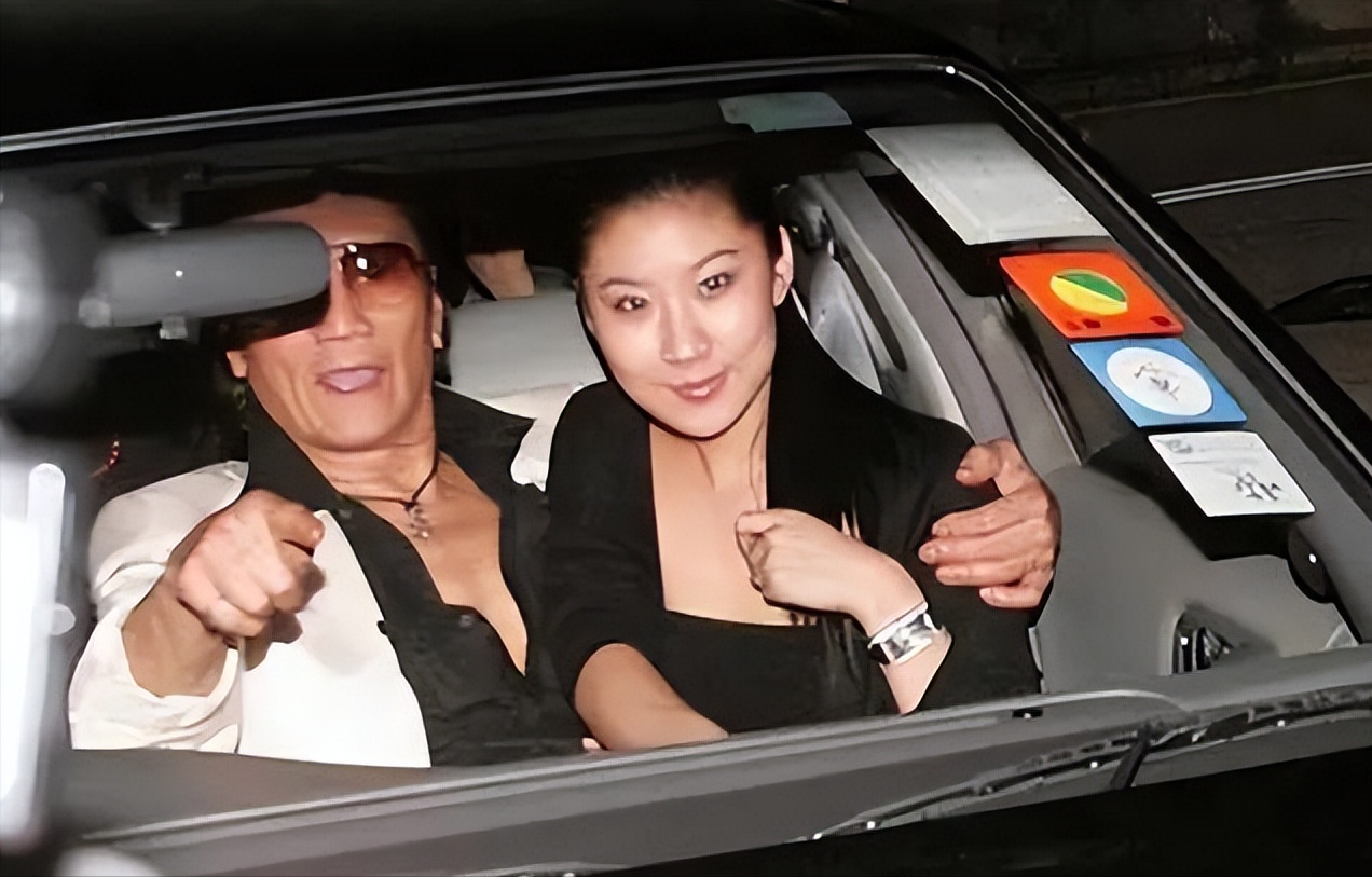 相差49岁的爷孙恋:谢贤养了12年的coco,分手5年后如今怎样了?