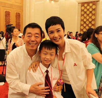 2009年,顾长卫"车震"被拍,曾三次致电卓伟:请不要把照片曝光