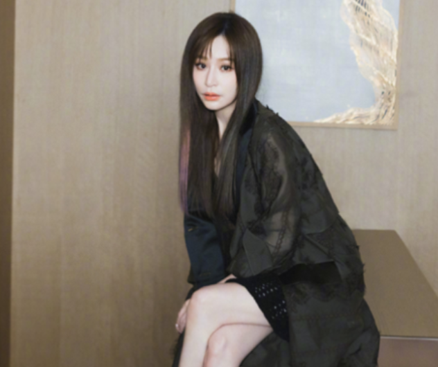 42岁王心凌穿露脐装现身,自曝体重才28kg,被指瘦成纸片人引担忧