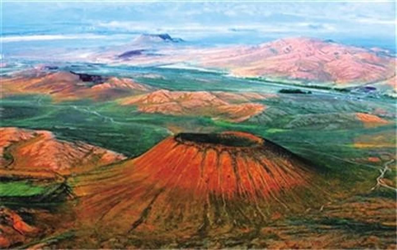 游客都穿宇航服来,内蒙古天然"炼丹炉",乌兰哈达火山旅游攻略