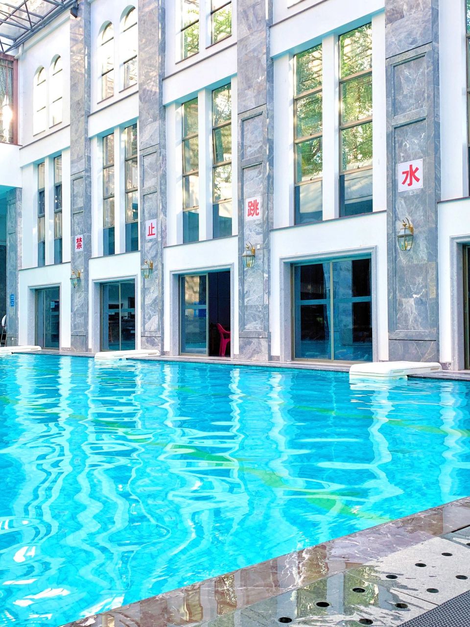 在惠州找到一家不仅人少水也很干净的游泳馆不想去那些人多的游泳馆真