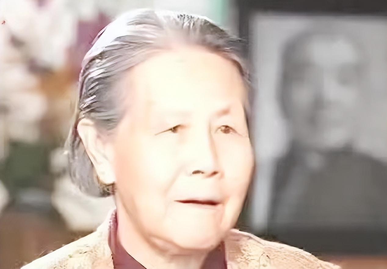 2018年,陈永贵遗孀宋玉林去世,葬礼上人山人海,郭凤莲致悼词