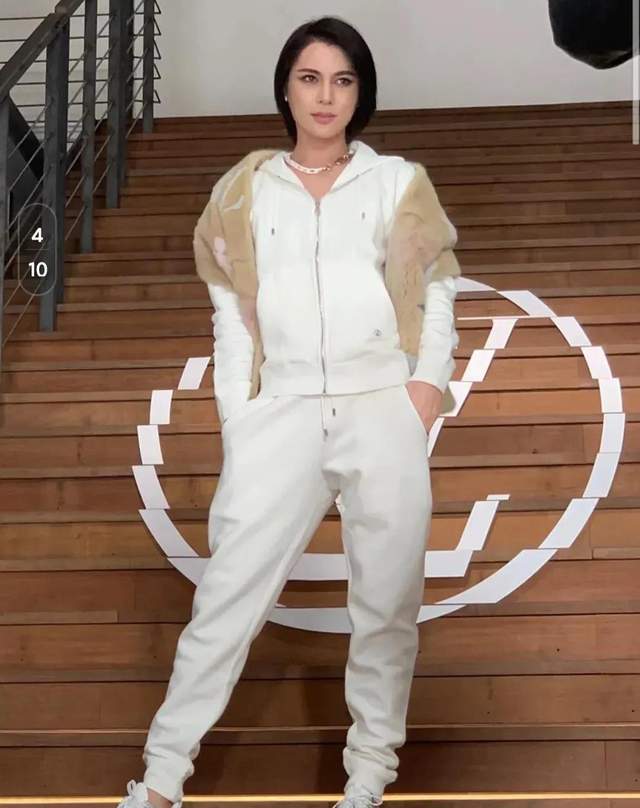 时大漂亮说不要活在别人的目光里,别人都有人做了做好自己就好了