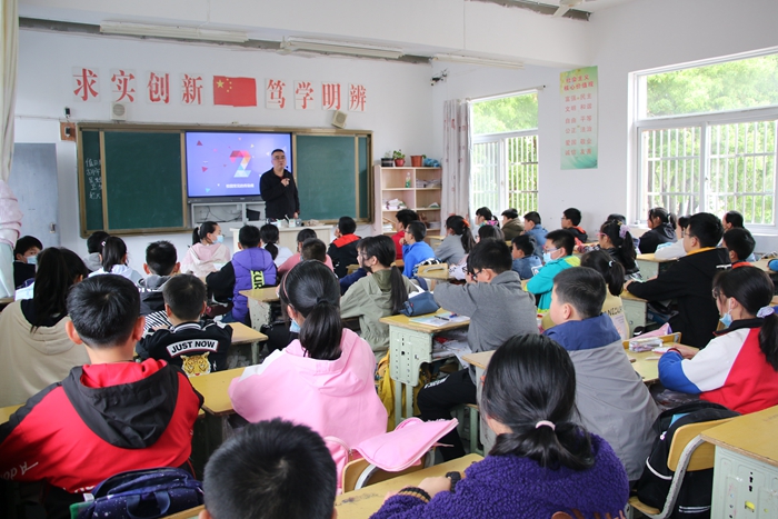 桐城实验小学邀请市人民医院医生进校园教洗手