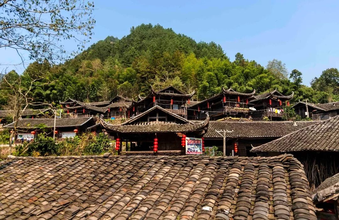 藏在恩施大山里的这片土家吊脚楼,有着近200年历史,已成国保