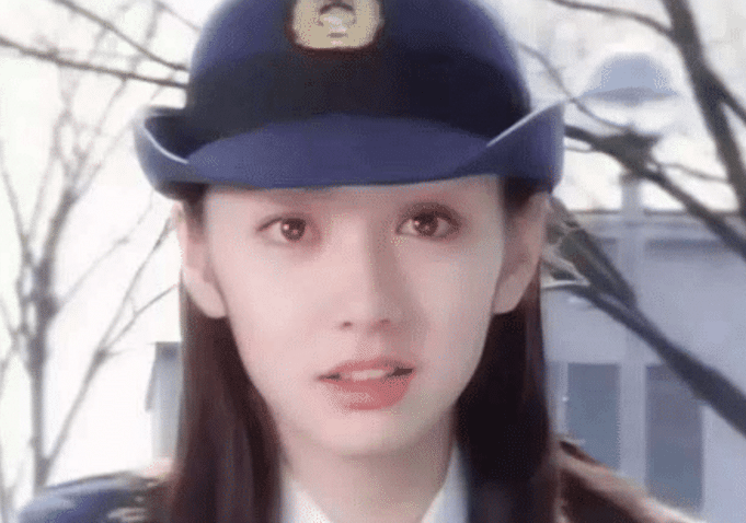 《铁甲小宝》那个善良女警花,43岁依旧甜到犯规,初恋感爆棚