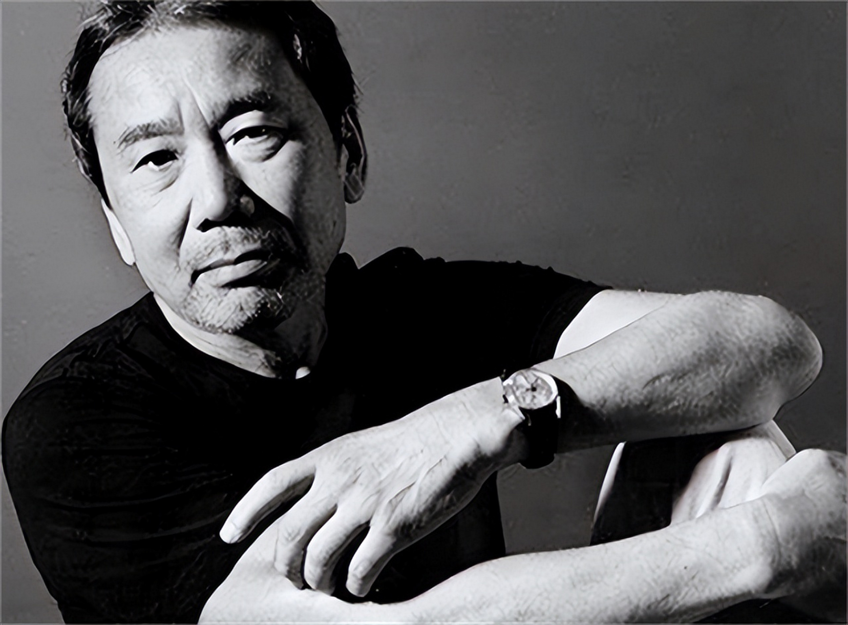 1994年,日本作家村上春树来中国访问.