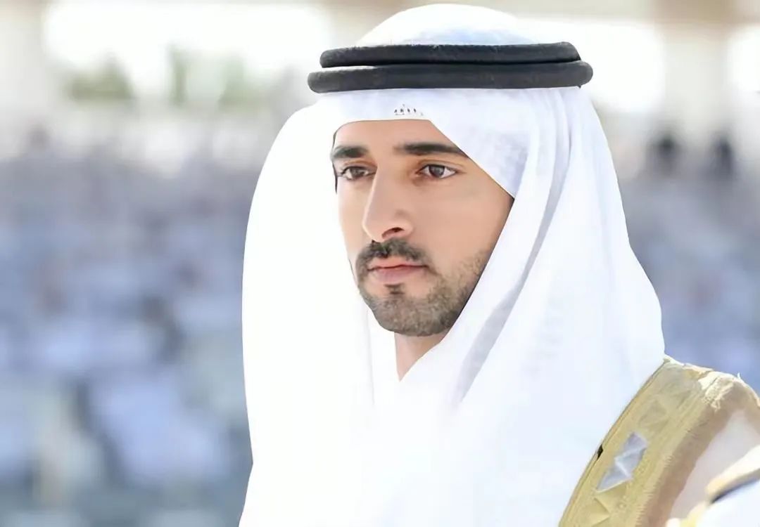 王室的束缚与自由:谢克哈公主勇敢拨开面纱,背后故事令人动容!