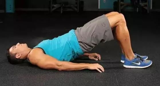 如何标准进行臀桥训练?了解常见错误,了解注意事项高效完成练习