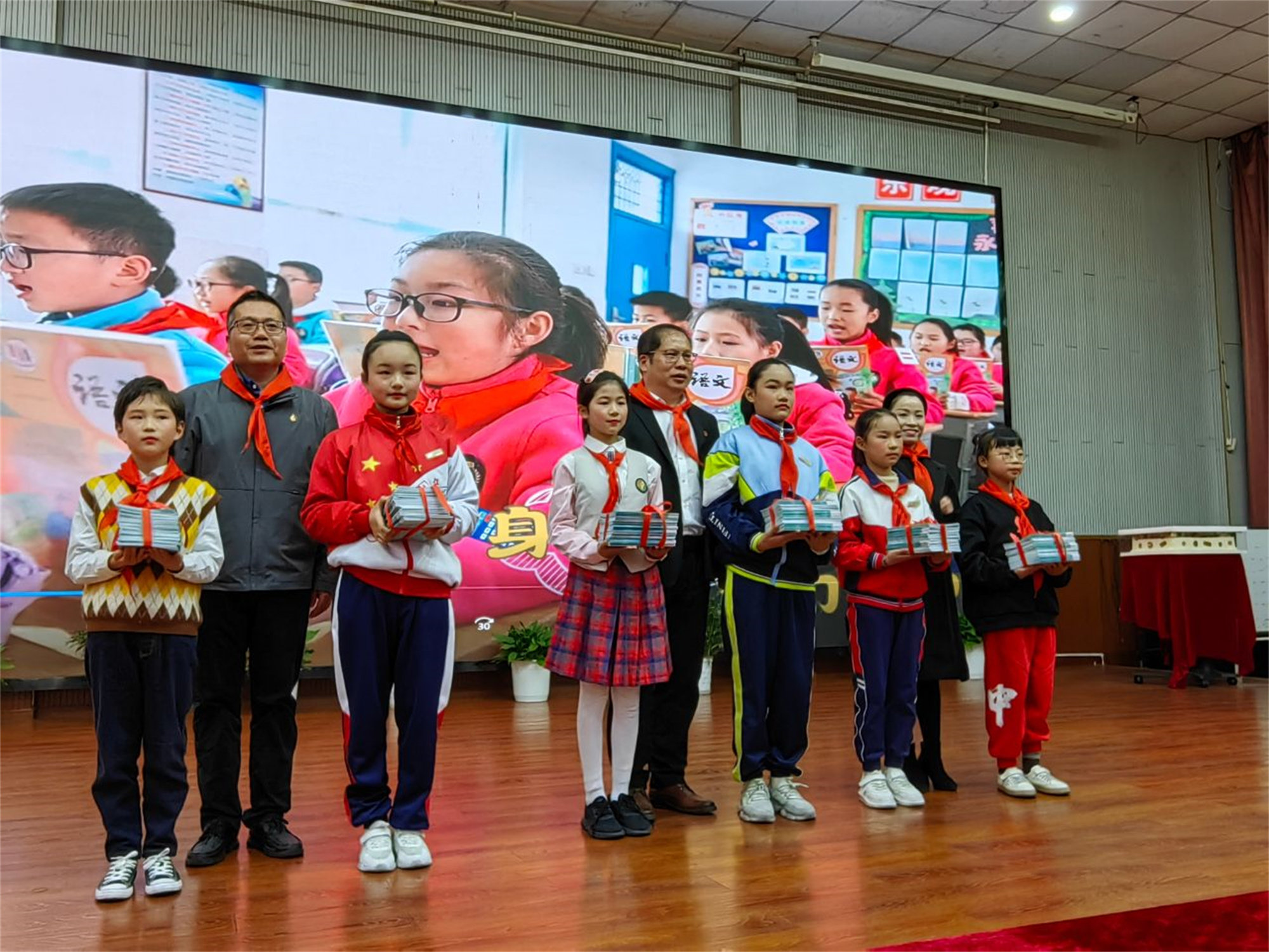 十岁一礼,寸寸欢喜 宁波市海曙区雅戈尔小学的成长礼仪式感满满