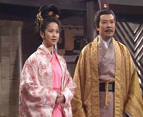 孙尚香抱走阿斗时,为何面对赵云很嚣张,见到张飞后却瞬间怂了?