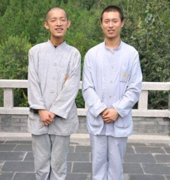 2018年,在龙泉寺担任都监的释贤佳和释贤启,发出一份长达95页的检举