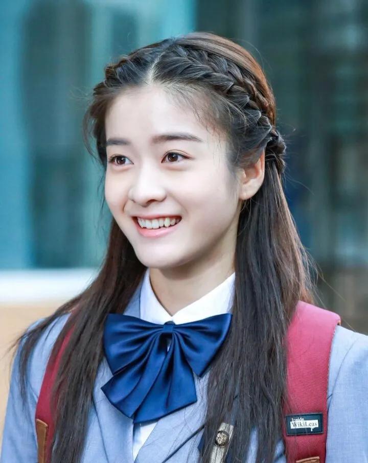 胡辣汤达人张雪迎更新短发视频,并称以后没机会看到短发的她