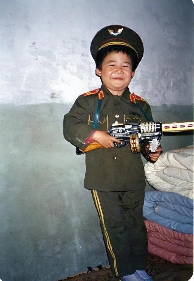 回顾大张伟经历假唱尬演抄袭的他为何能成为综艺界的香饽饽