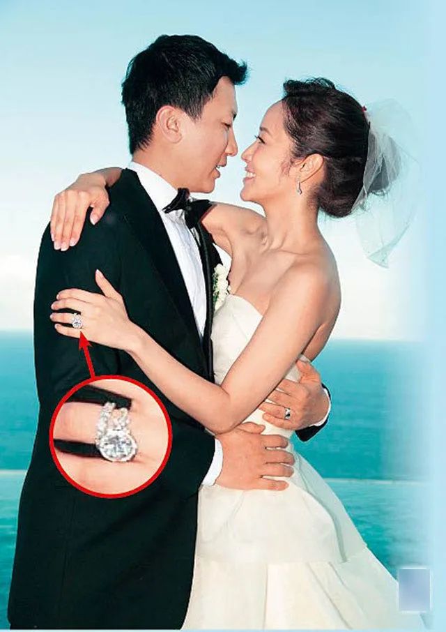 "纯情玉女"侯佩岑:从大学就男友不断,却在33岁完璧之身嫁老公