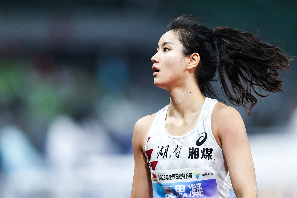 2023 年田径锦标赛女子 100 米栏,夏思凝夺冠,又美又飒爆红全网