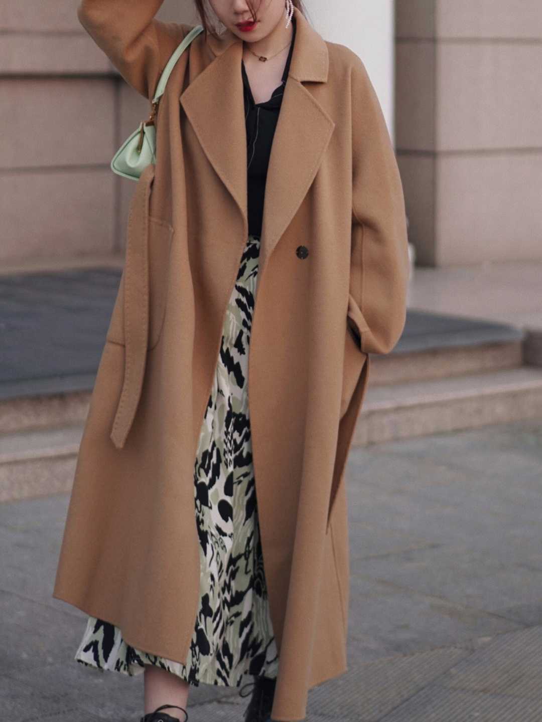 想要把基础驼色穿出高级感,一定要用它这几种配色,效果超级赞