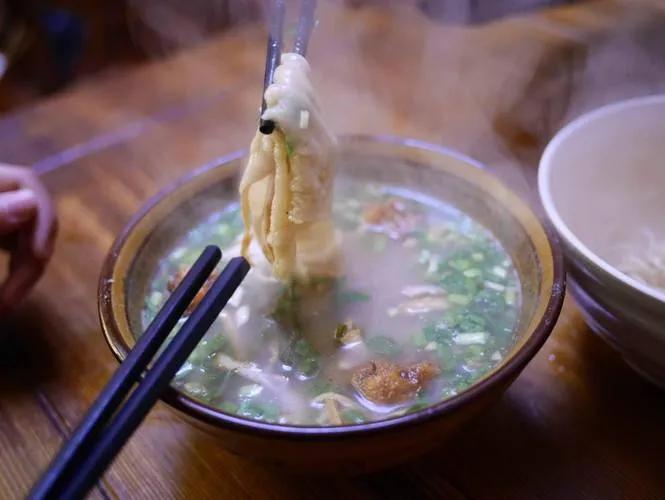 洛阳特色美食—不翻汤