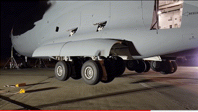 大飞机舱盖夹人的后果,为何那么严重?