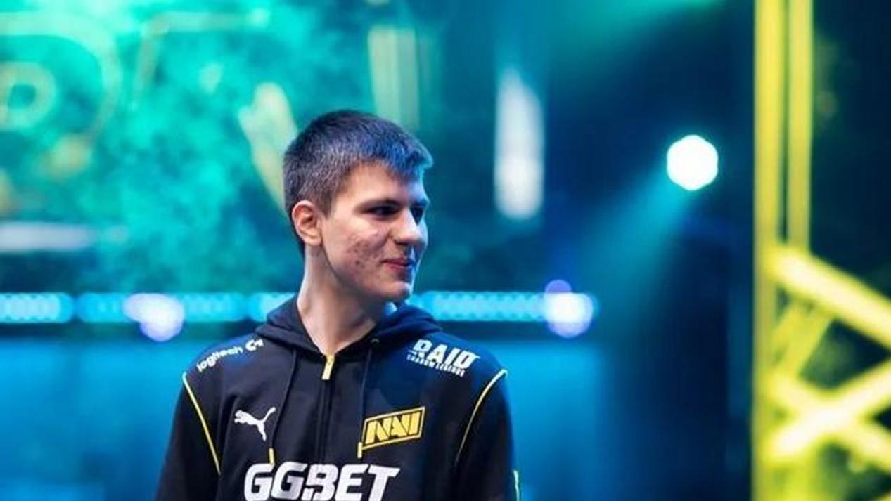 csgo:b1ad3认为navi王朝还差一点,大b哥接受采访略显紧张!