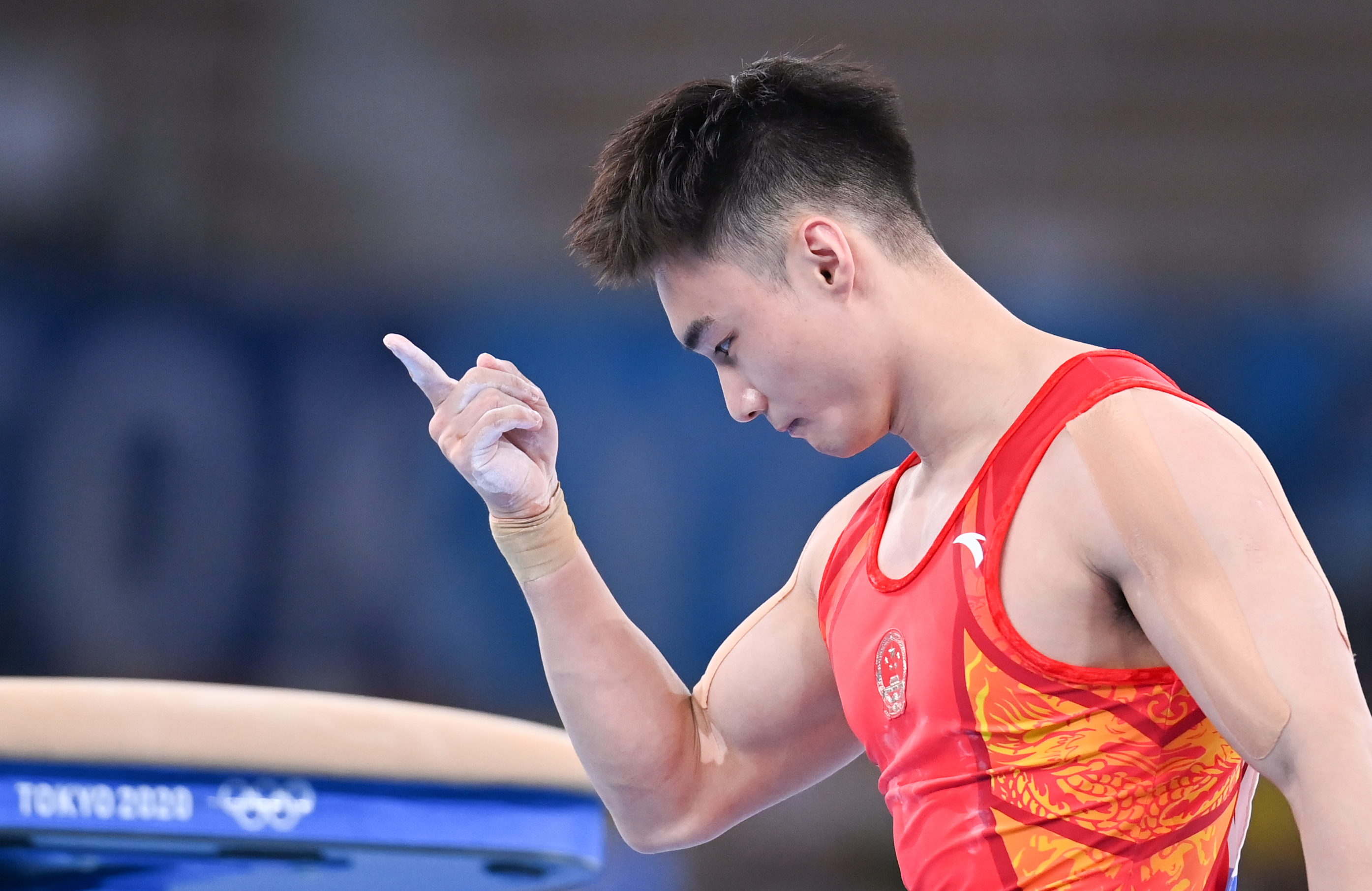 体操——孙炜获男子个人全能第四名(2)