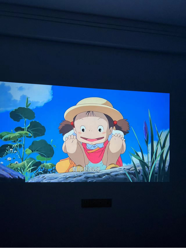 2023卧室投影仪选哪款!哈趣h2千元机皇高性价比!