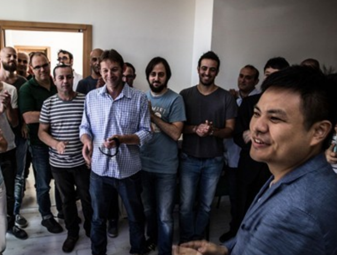 回顾中国天才刘若鹏,研制出隐身衣引起美国关注,回国时百般受阻