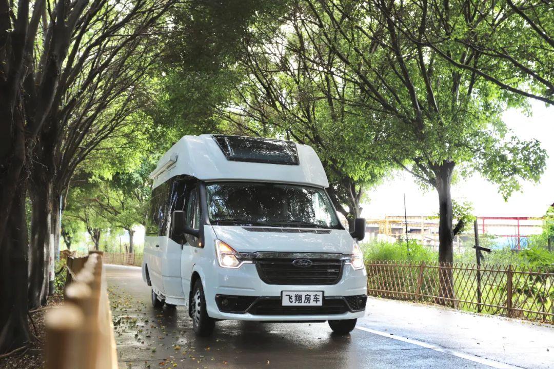 飞翔福特铁c pro创世版 精巧雅致 兼顾商旅 航空座椅布局