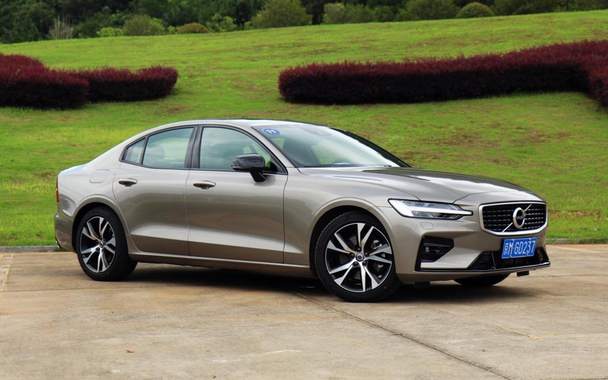 顶级安全的中型车,终端优惠6万起,这款欧系豪华车为何卖不动?