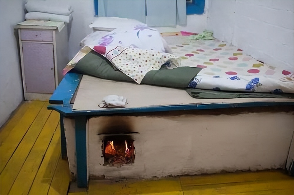 现代火炕卧室效果图图片