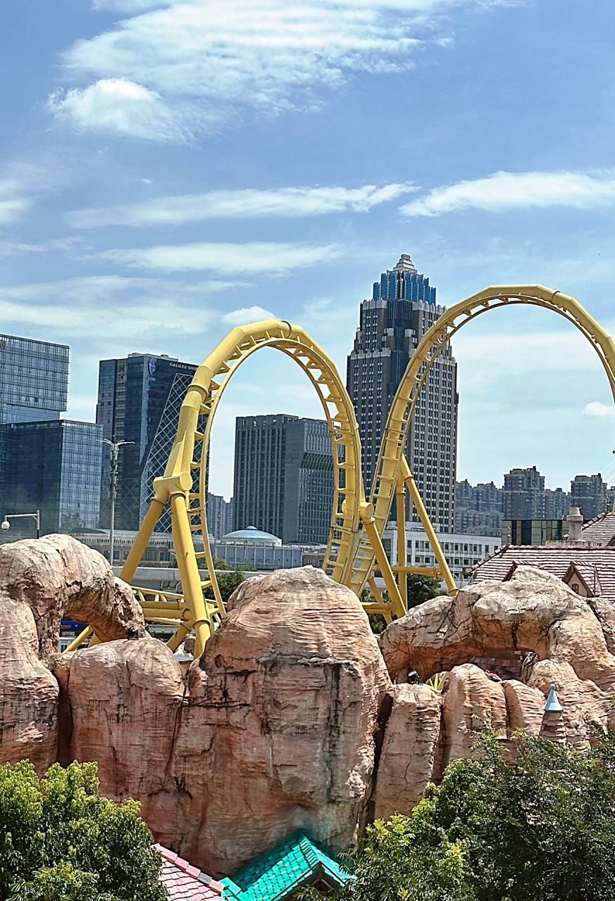 宁波罗蒙环球乐园 今天原价带两个孩子去的 平均每个项目十分钟左右