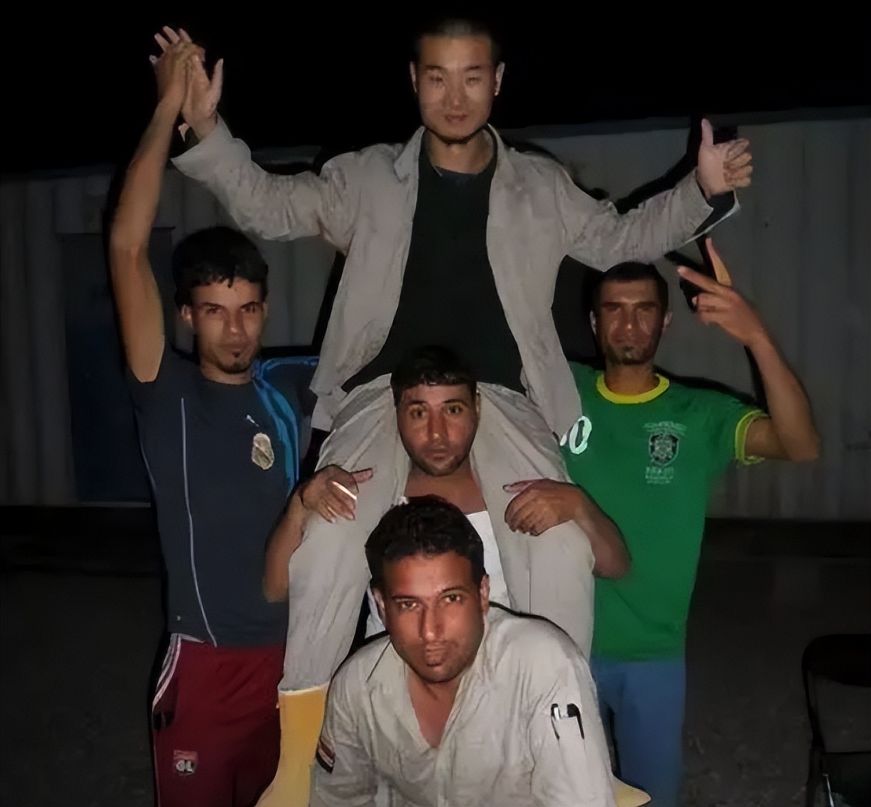 陕西小伙白晓宝,为100万去伊拉克当雇佣兵,现成为知名公司老板