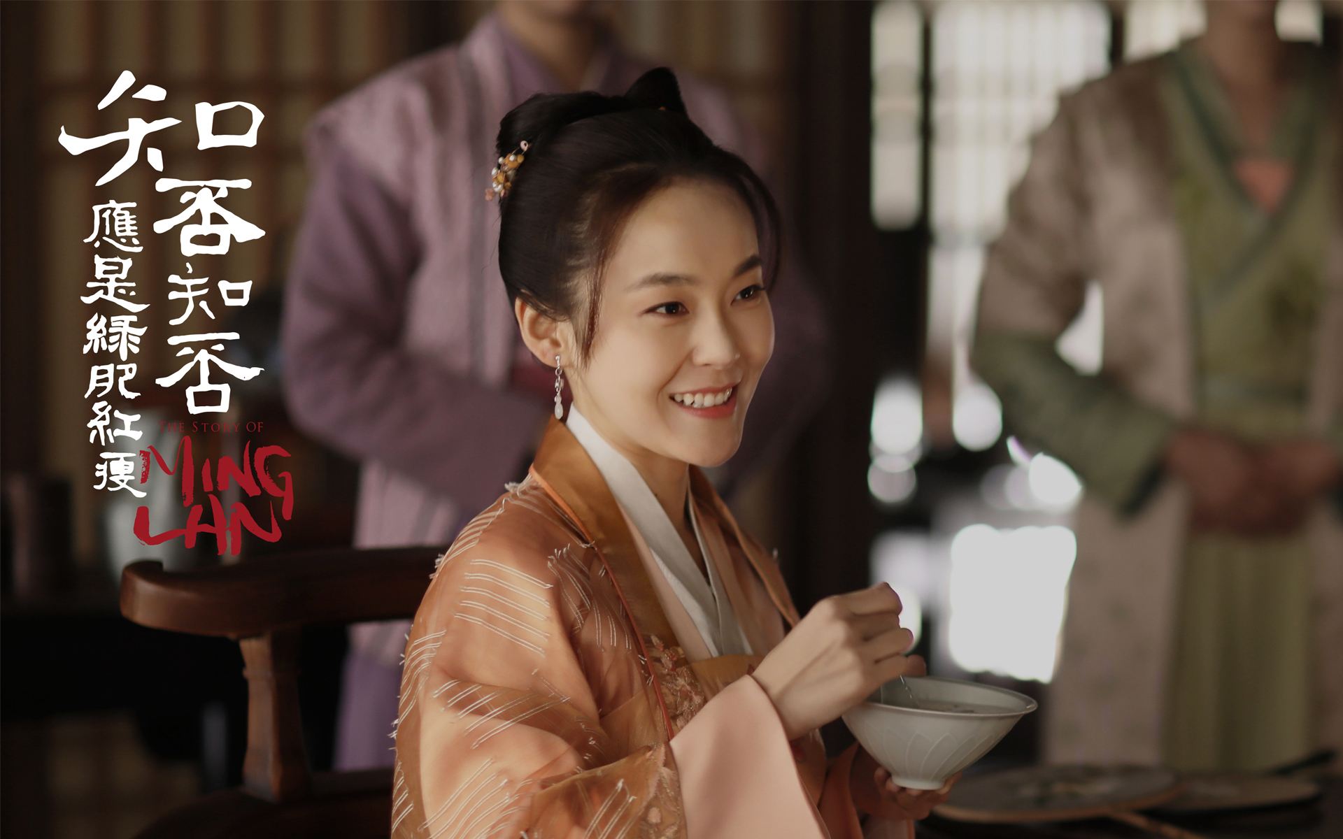 王凯为旗下艺人张佳宁庆生 张佳宁穿短裙小腹平坦力破怀孕传言