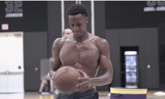 nba现役后卫里 哪5人肌肉最完美?哈登壮如牛 威少线条完美