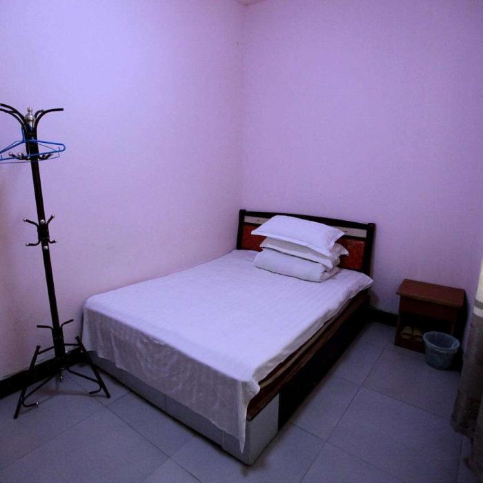 火车站大妈推荐的旅馆,吆喝只要40一晚,这么便宜,不会亏死?