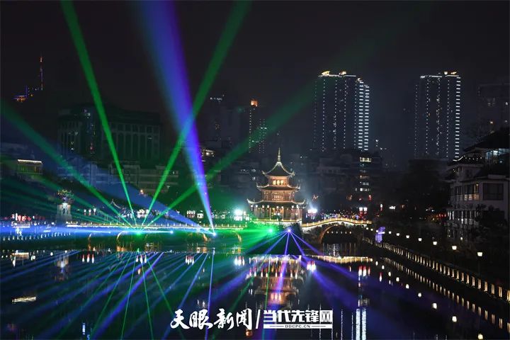 美!夜游南明河,古韵甲秀楼