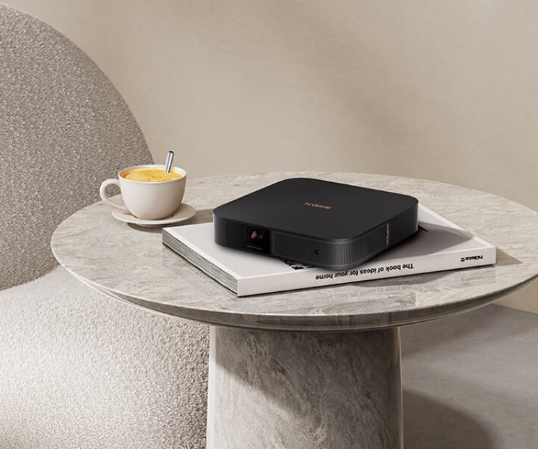 极米z6x 第四代智能投影仪:卓越画质与便捷体验的完美结合