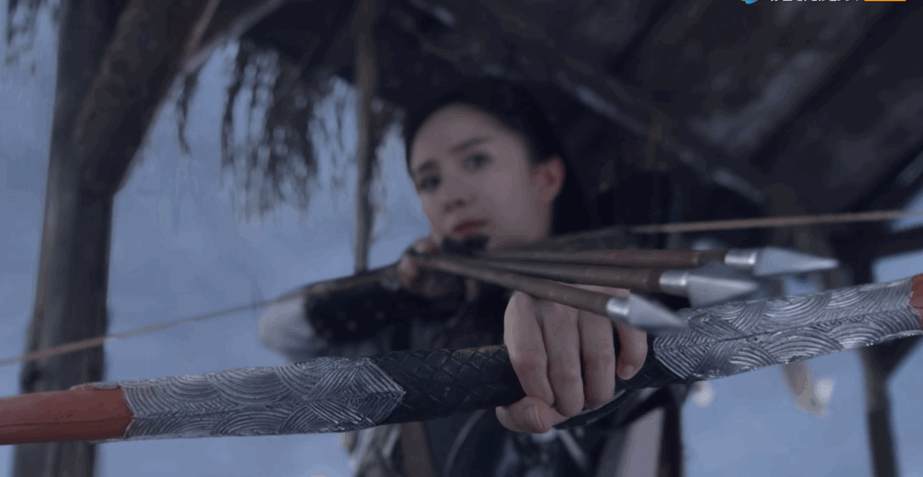 杨幂晒射箭随拍,姿势潇洒十分专业,一看战绩,网友:笑不活了