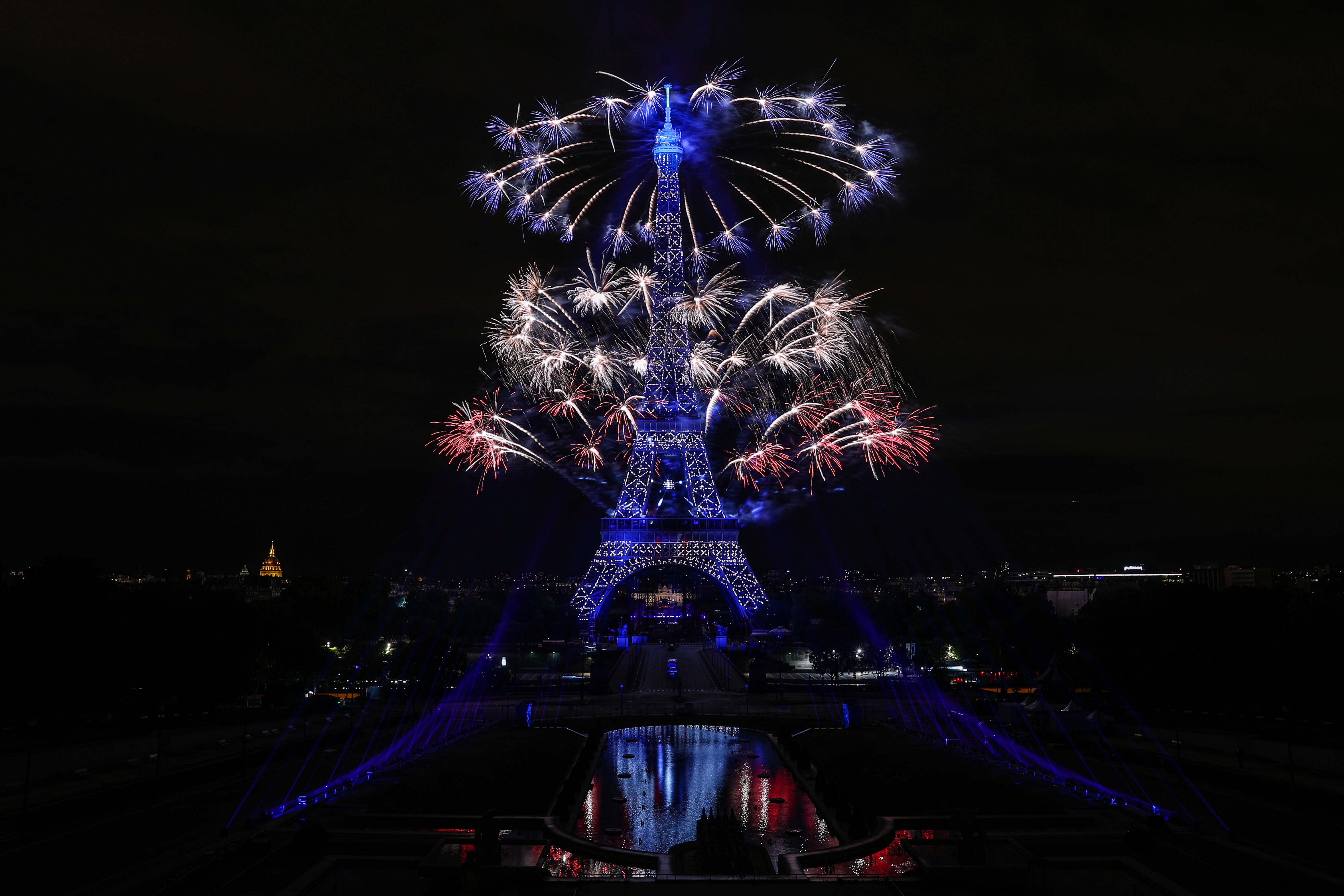 埃菲尔铁塔烟火秀(7)