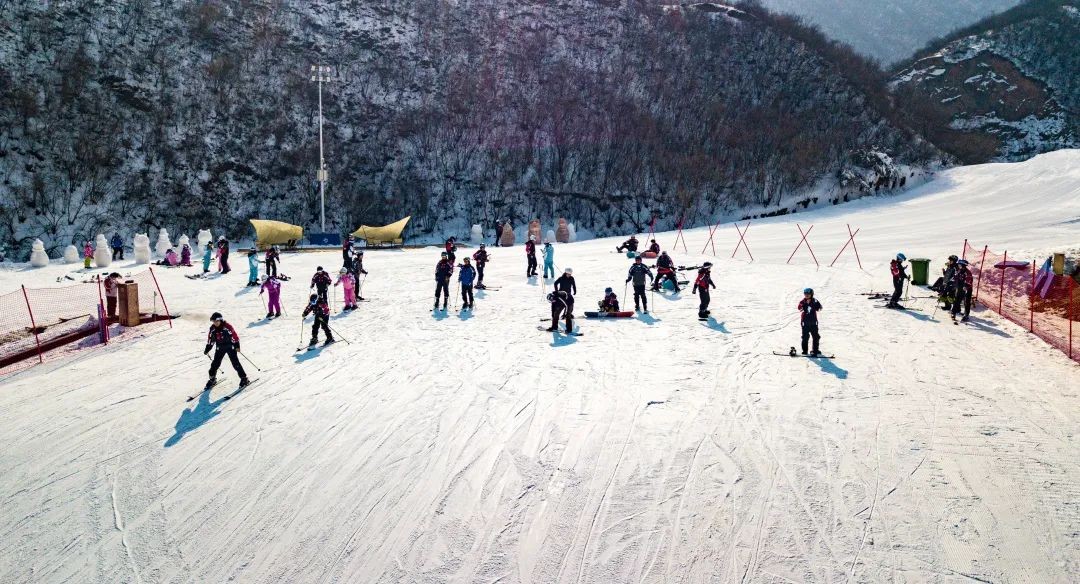 云丘山滑雪场多大图片